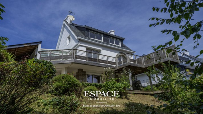 A vendre à CONCARNEAU - Maison située au calme avec grandes terrasses à deux pas du bord de mer
